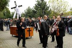 Pohřeb obětí střelby v Bratislavě