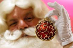 Obchodníci nelení, do výloh už zavlekli Vánoce