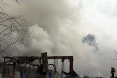 Požár haly v pražských Malešicích