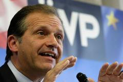 Skandál v EP: bývalý rakouský konzervativní ministr vnitra Ernst Strasser