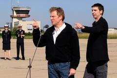 Francouzští novináři Ghesquiere (vlevo) a Taponier