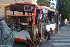 Nehoda tramvaje a trolejbusu v Brně