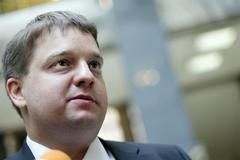 Brífink ve vstupní hale ministerstva dopravy - Radek Šmerda