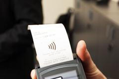 Bezkontaktní platební karta