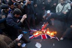 Íránci napadli velvyslanectví Velké Británie