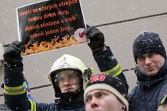Protest hasičů a policistů