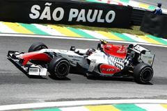 Jan Charouz na 1. tréninku ve formuli 1 (HRT)