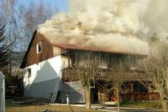 Požár rodinného domu v Rokytnici nad Jizerou