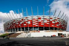 Národní stadion ve Varšavě: Inspekce Platiniho