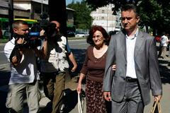 Paní Bosiljka Mladičová se synem Darkem