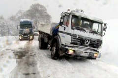 Video:Tak vypadá sněhová kalamita u hranic Německa a Česka
