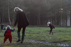 Děti, matka, rodina, volný čas - ilustrační snímek