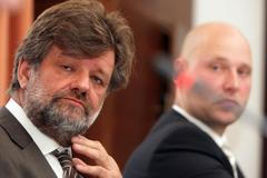 Sabina Slonková na jednání výboru pro obranu a bezpečnost