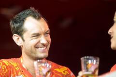 Jude Law na karnevalu v Riu