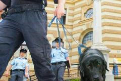 Další zásah policie u anonymního oznámení bomb 17. června 2004