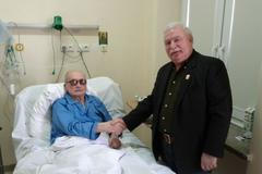 Usmíření Lecha Walesi s generálem Jaruzelským