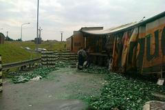 Nehoda kamionu s pivem