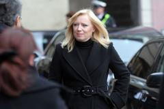 Smuteční hosté na Hradě