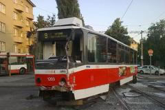 Nehoda tramvaje a trolejbusu v Brně