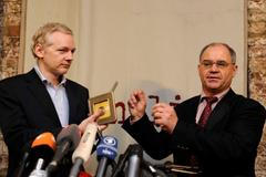 Julian Assange a Rudolf Elmer