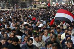 Egypťané v ulicích Káhiry