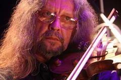 Plastic People křtí Masku za maskou