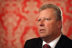 Ministr kultury Besser