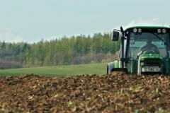 McDonald's chválí švédské farmáře, reklamu natočil v Česku