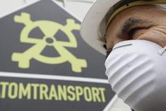 První střety kolem vlaku s jaderným odpadem v Německu