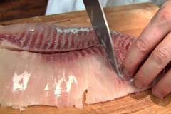 Návod, jak zbavit kapra kostí během několika minut