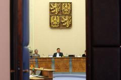 Vláda se sešla po dovolené