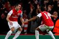 Liga mistrů: van Persie a Walcott