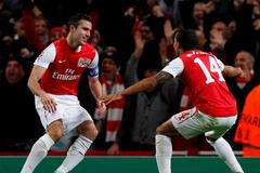 Liga mistrů: van Persie a Walcott