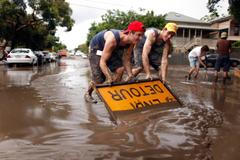 Austrálie - voda klesá