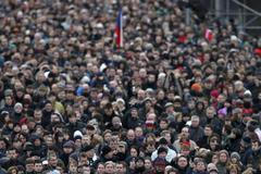 Dagmar Havlová s dcerou Ninou v průvodu