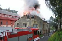 Domem na Liberecku otřásl výbuch, jeden mrtvý