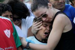 Brazílie - masakr na základní škole - pohřeb