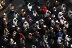 Egypťané v ulicích Káhiry