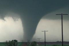 Lovci tornád ulovili rekordní bouře