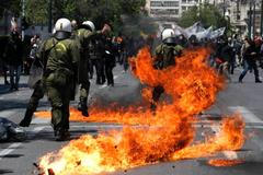 Demonstrace v Athénách - střety s těžkooděnci