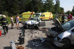 Srážka aut v Želechovicích