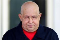 Venezuela - prezident Hugo Chávez si po chemoterapii oholil hlavu