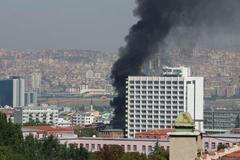 Centrem turecké Ankary otřásl výbuch bomby