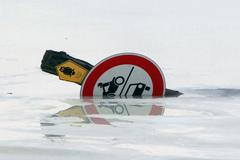 Kopa sněhu, pak obleva. Evropu sužují záplavy