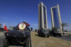 Bahrajn - saúdští vojáci hlídají Perlové náměstí