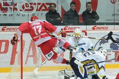 Extraliga: Třinec - Kladno (Ladislav Kohn, Jan Chábera)