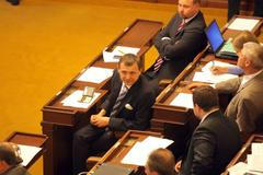 Schůze sněmovny a K6