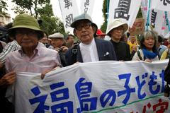 Tisíce Japonců demonstrují v Tokiu proti jádru