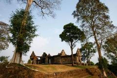 Vojáci rozstříleli z děl část chrámu v Kambodži