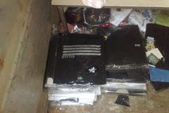 Padělané zboží v brněnské tržnici.